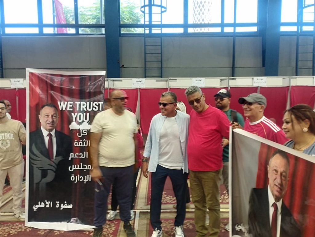 خالد مرتجي يدلي بصوته في الجمعية العمومية للأهلي ويشجع الأعضاء على المشاركة