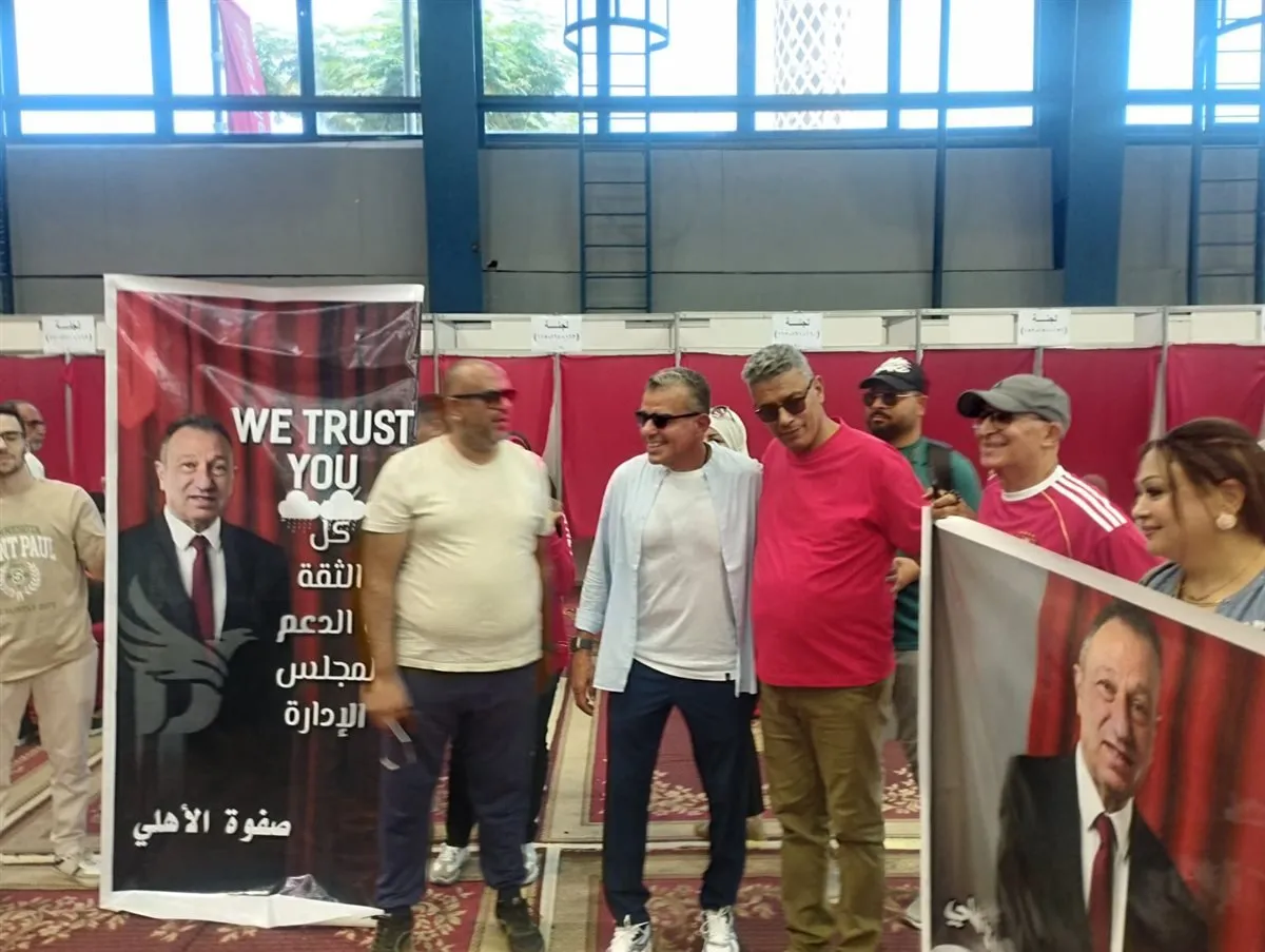 خالد مرتجي يدلي بصوته في الجمعية العمومية للأهلي