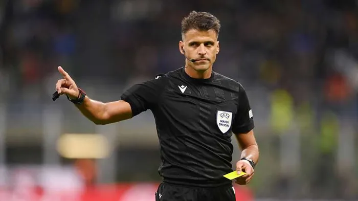 قرارات مانزانو تثير الجدل مجددًا مع ريال مدريد رغم الفوز على سوسيداد