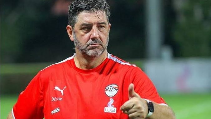 الأهلي يدرس التعاقد مع روي فيتوريا لتولي القيادة الفنية