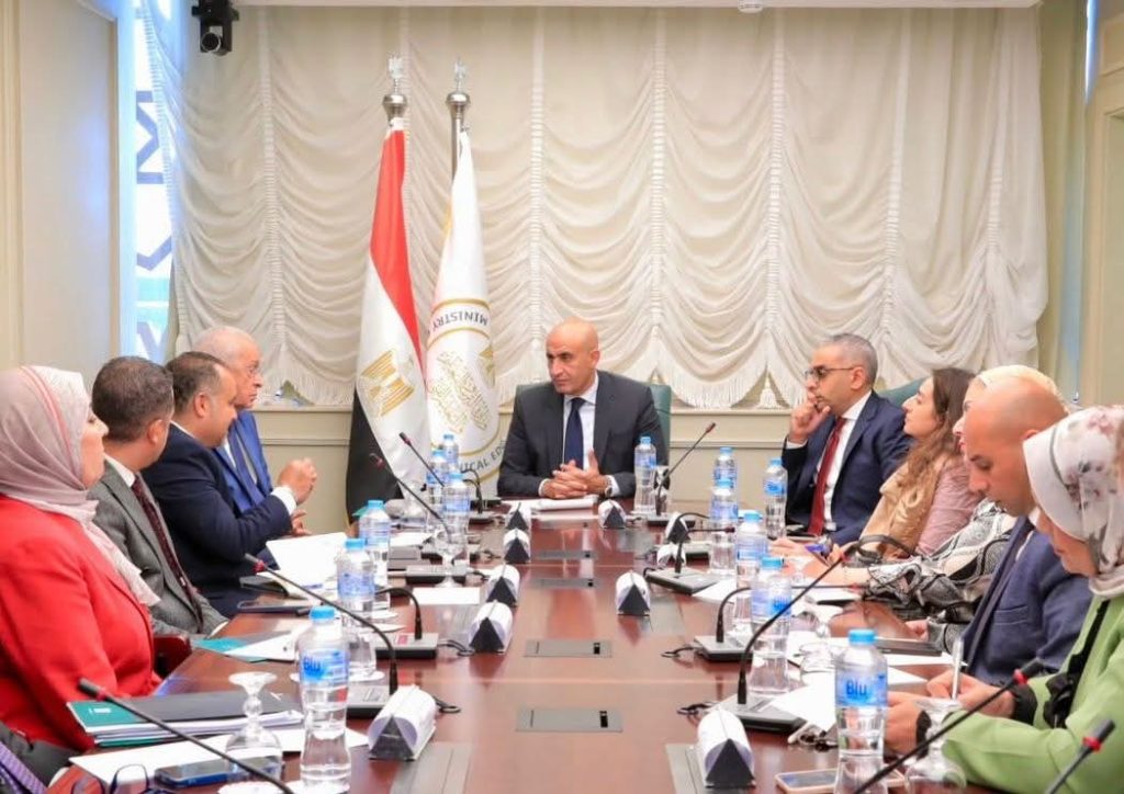 وزير التعليم يتابع استعدادات المدارس للعام الدراسي الجديد وخطة الأبنية التعليمية