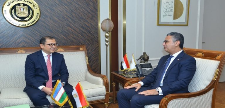 وزير التموين يبحث مع سفير أوزبكستان تعزيز التعاون في التجارة الداخلية