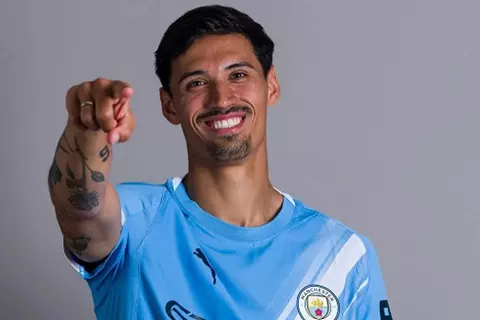 تياني ريندرز يواصل التألق مع مانشستر سيتي أمام أرسنال