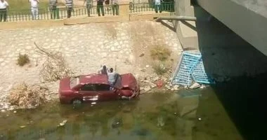 إصابة شخصين في حادث انقلاب سيارة ملاكي بالترعة الإبراهيمية بطما سوهاج