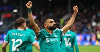 برينتفورد ضد ليفربول.. جماهير الريدز تدعم محمد صلاح بالغناء