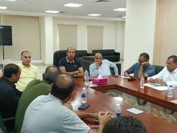 رئيس جهاز العبور يعقد لقاءً مفتوحًا مع ممثلي السكان بعددٍ من الأحياء والمناطق